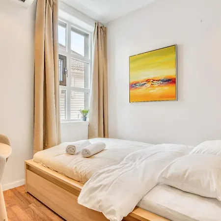 Apartment Heimby - Roomy W Free Parking And Seaview Bergen