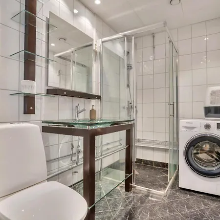 Heimby - Roomy W Free Parking And Seaview