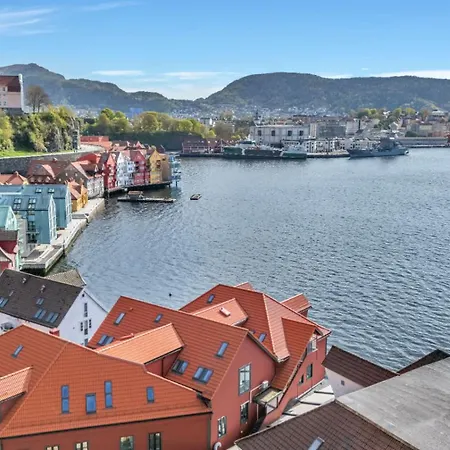 Apartment Heimby - Roomy W Free Parking And Seaview Bergen