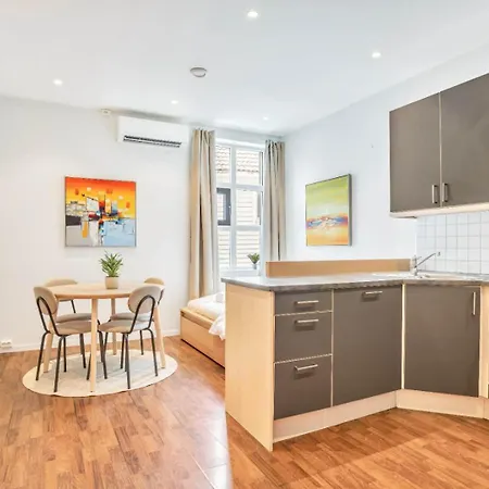 Heimby - Roomy W Free Parking And Seaview Apartamento