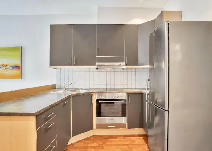 Heimby - Roomy W Free Parking And Seaview