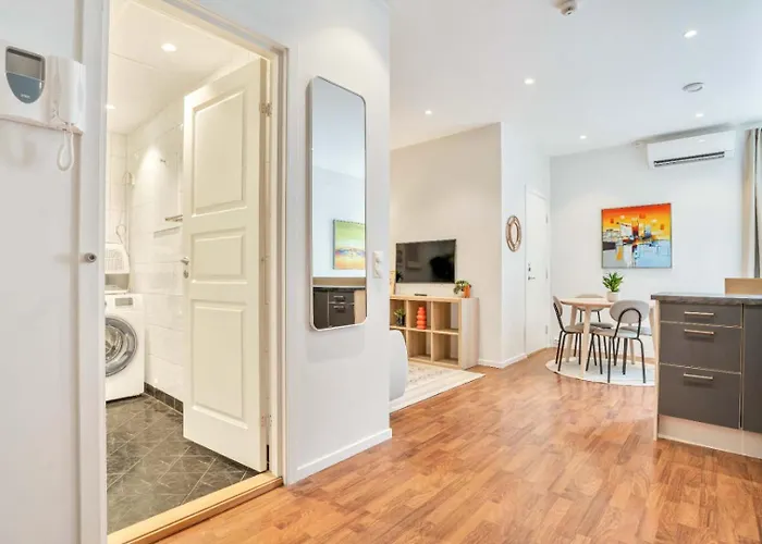 Apartament Heimby - Roomy W Free Parking And Seaview *