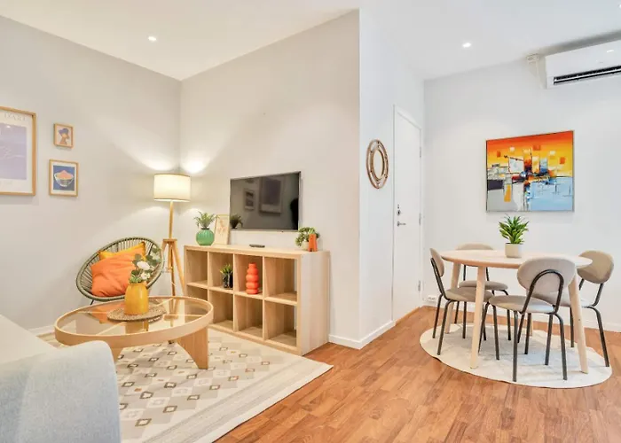 Heimby - Roomy W Free Parking And Seaview Apartament *