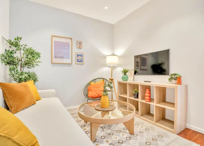 Apartamento Heimby - Roomy W Free Parking And Seaview